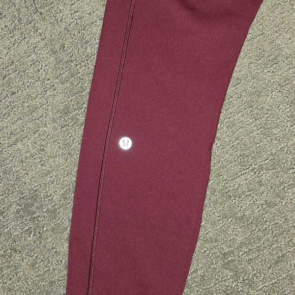 Lululemon Leggings Size 8 Speed Up Tight 28" *Full-On Luxtreme Deep Rouge - Picture 4 of 7